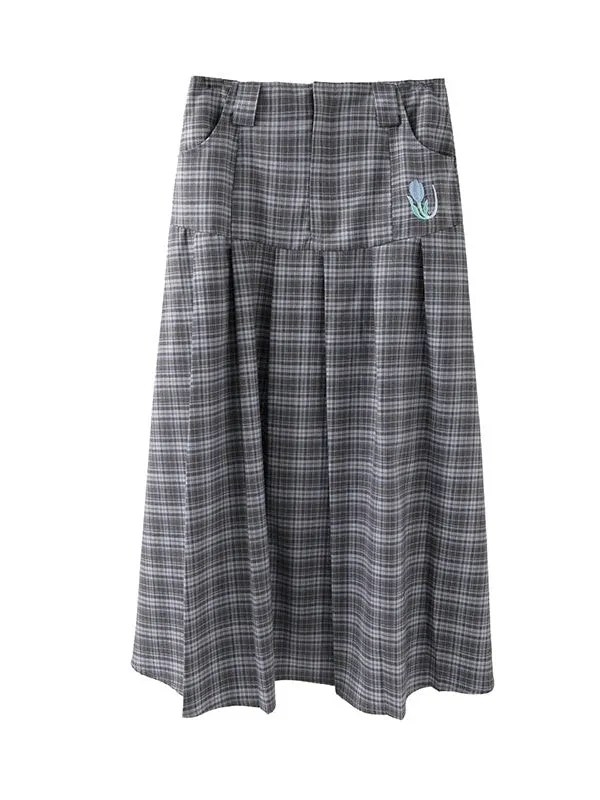 Checkered Tulip Embroidery Pleated Skirt