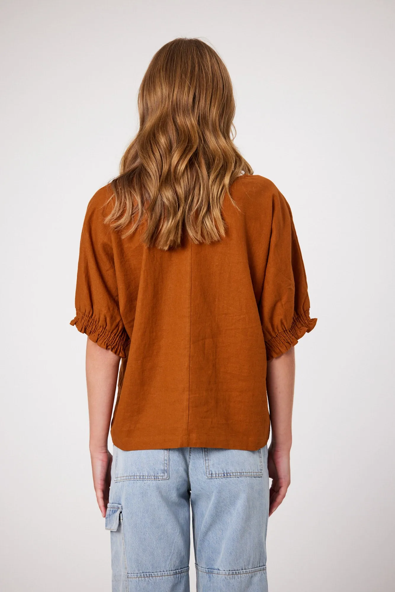 Classified Santorini Linen Blend Top - Cinnamon