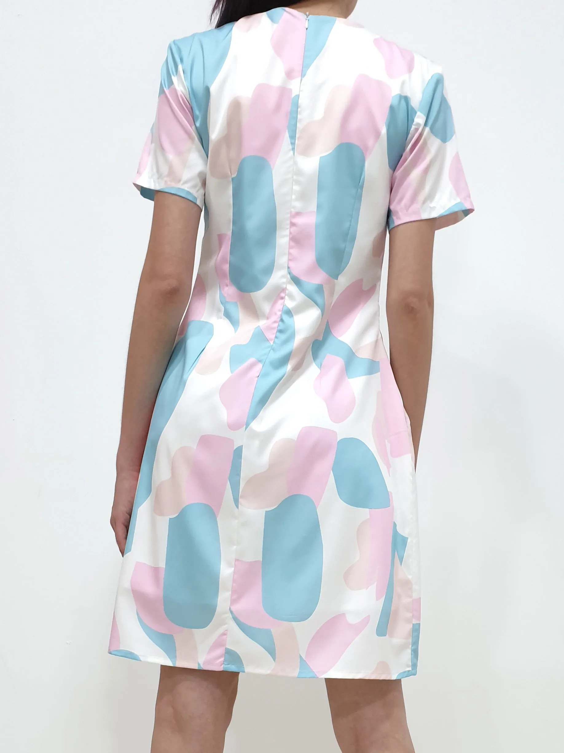 Colourblock Sleeved Dress (Non-returnable)