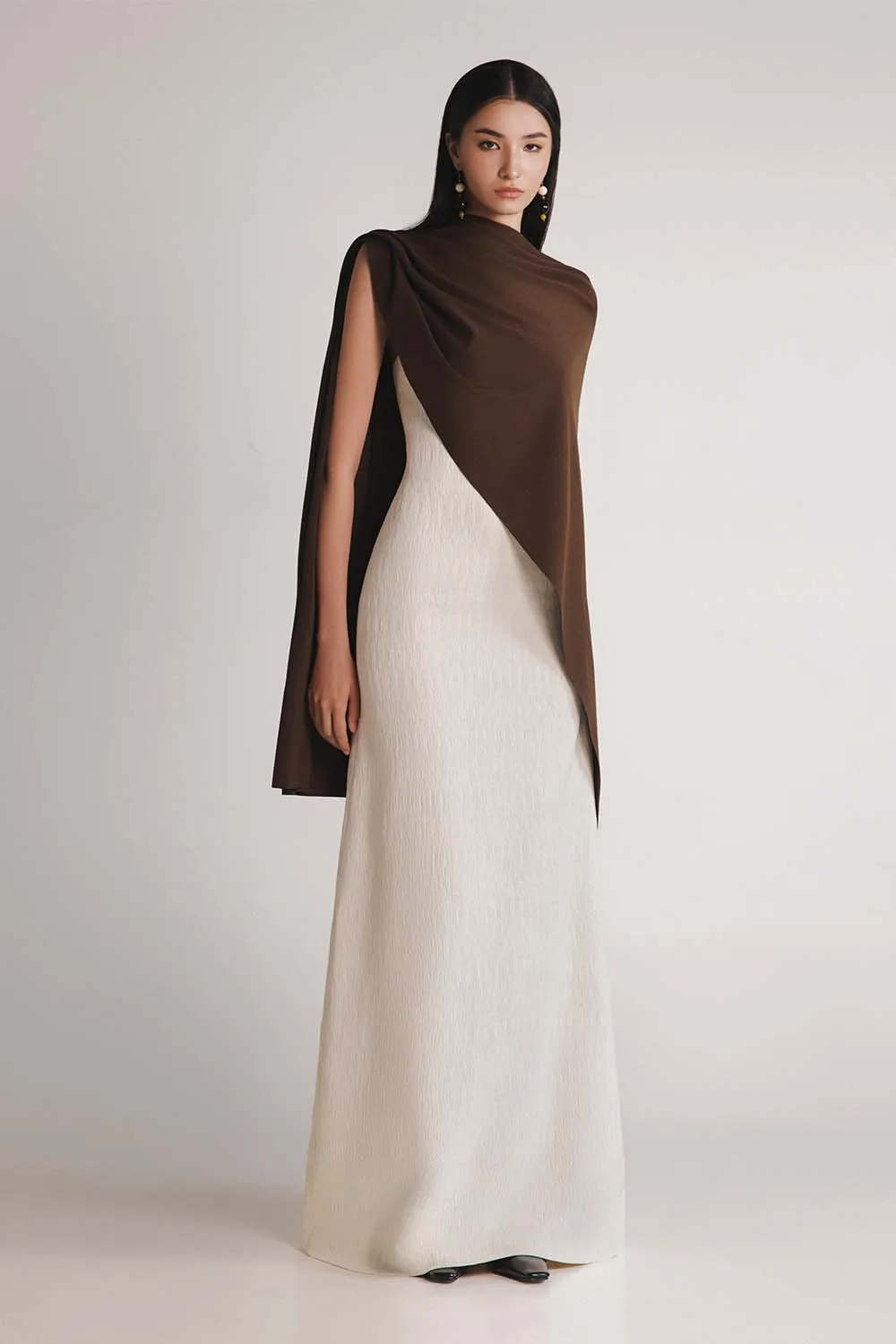 Da Asymmetric High Neck Cotton Cape