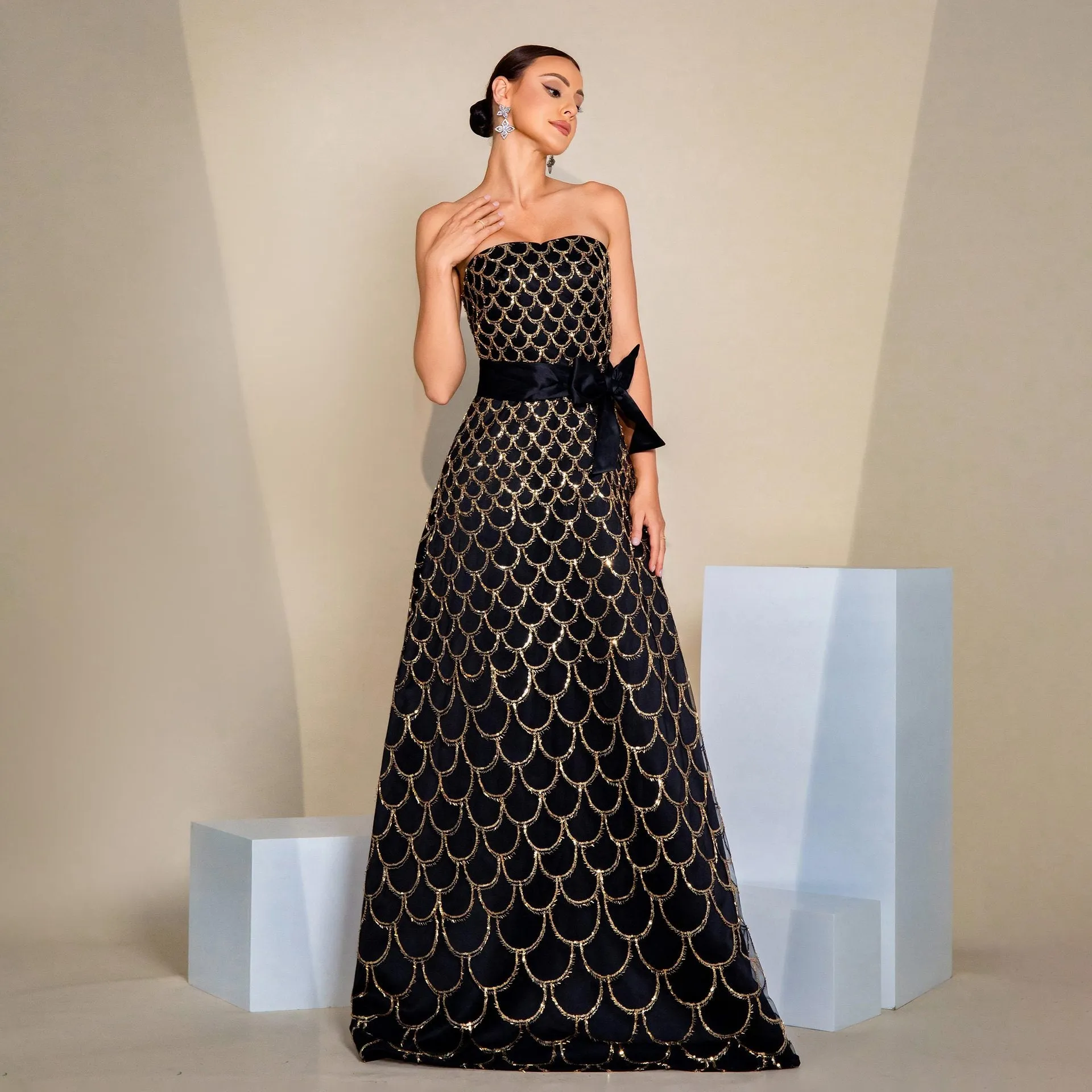 Elegant Strapless Sequined Evening Dress