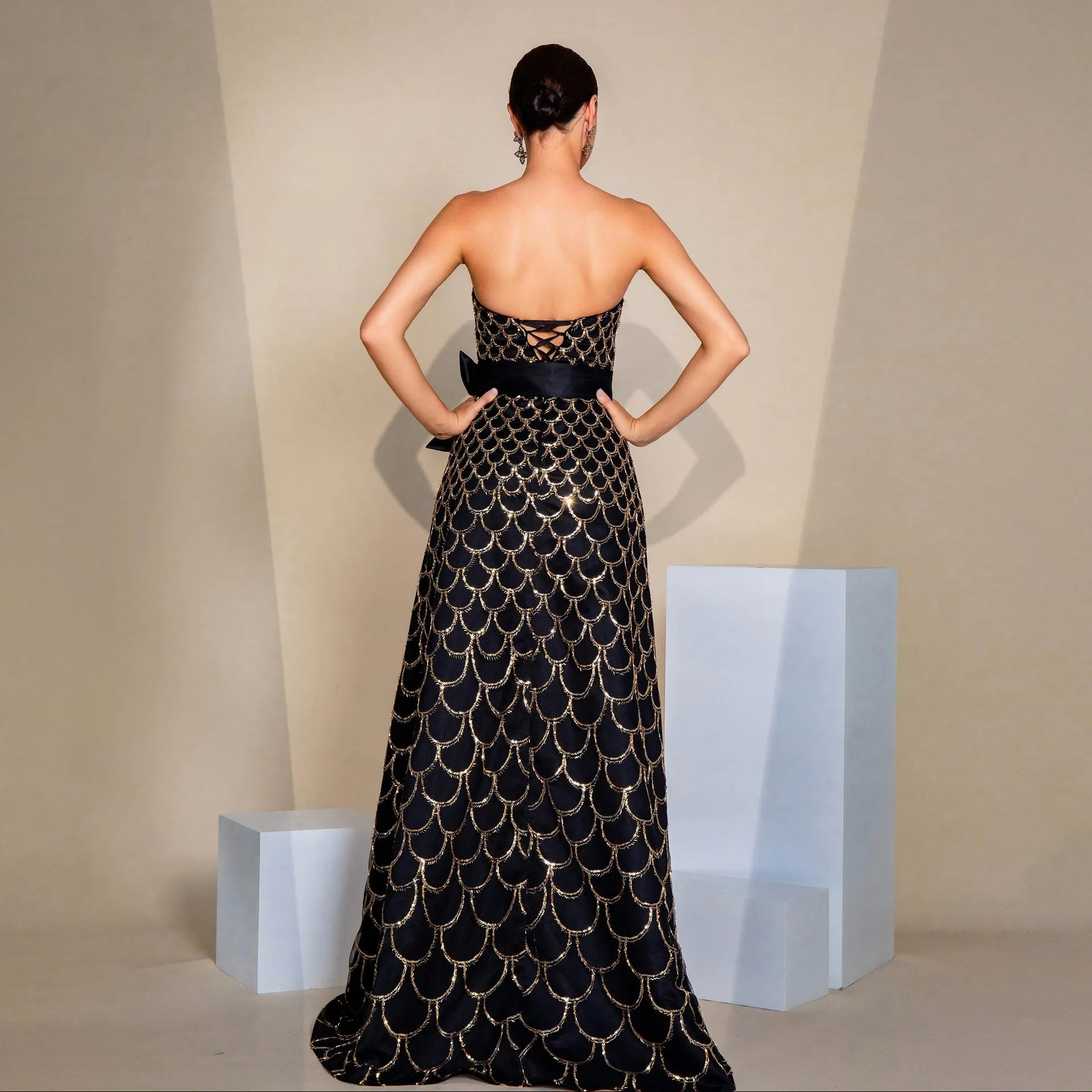 Elegant Strapless Sequined Evening Dress
