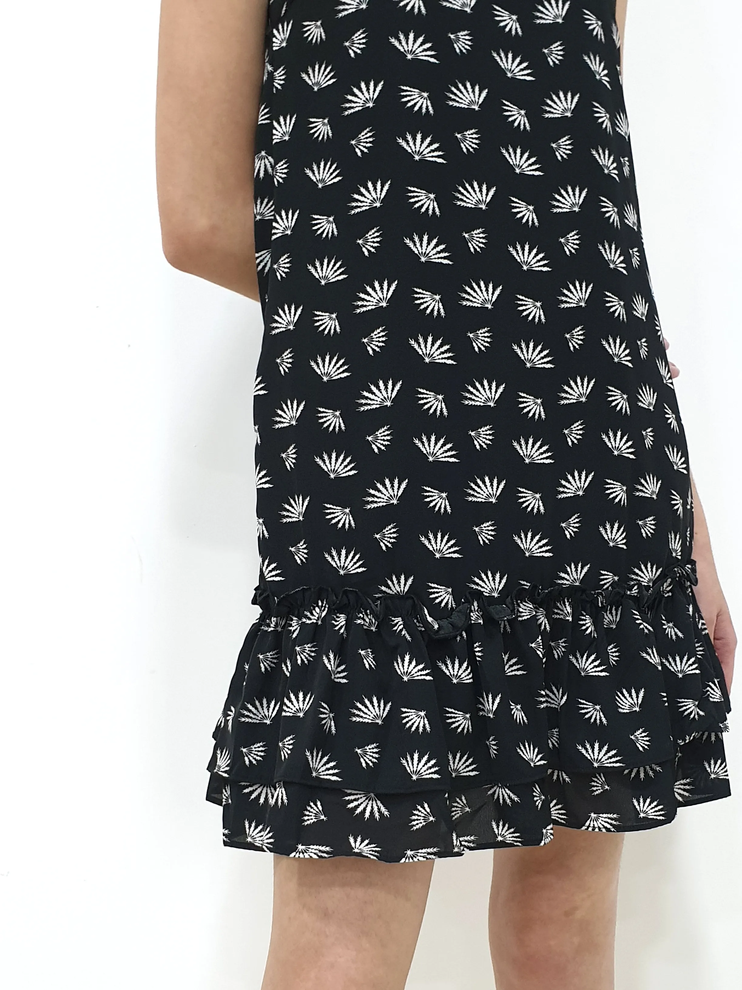 Fans Print Ruffles Dress - Black (Non-returnable)