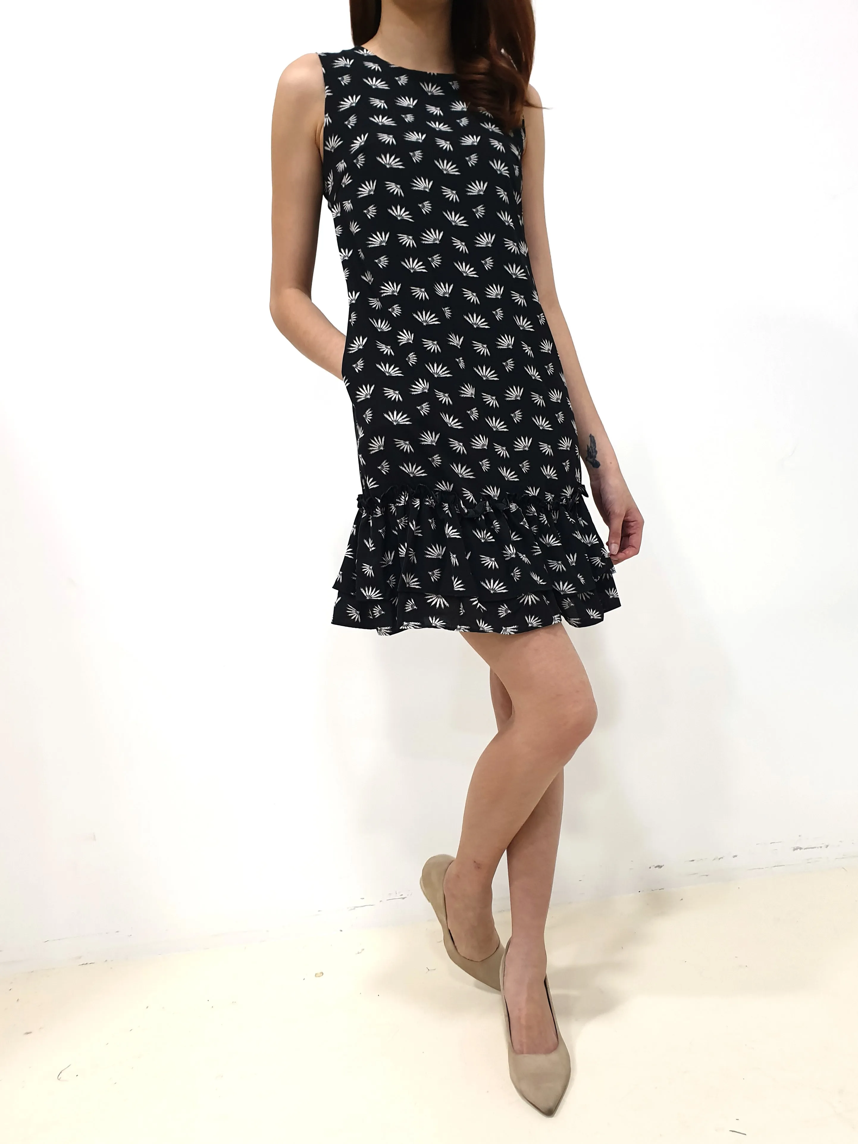 Fans Print Ruffles Dress - Black (Non-returnable)
