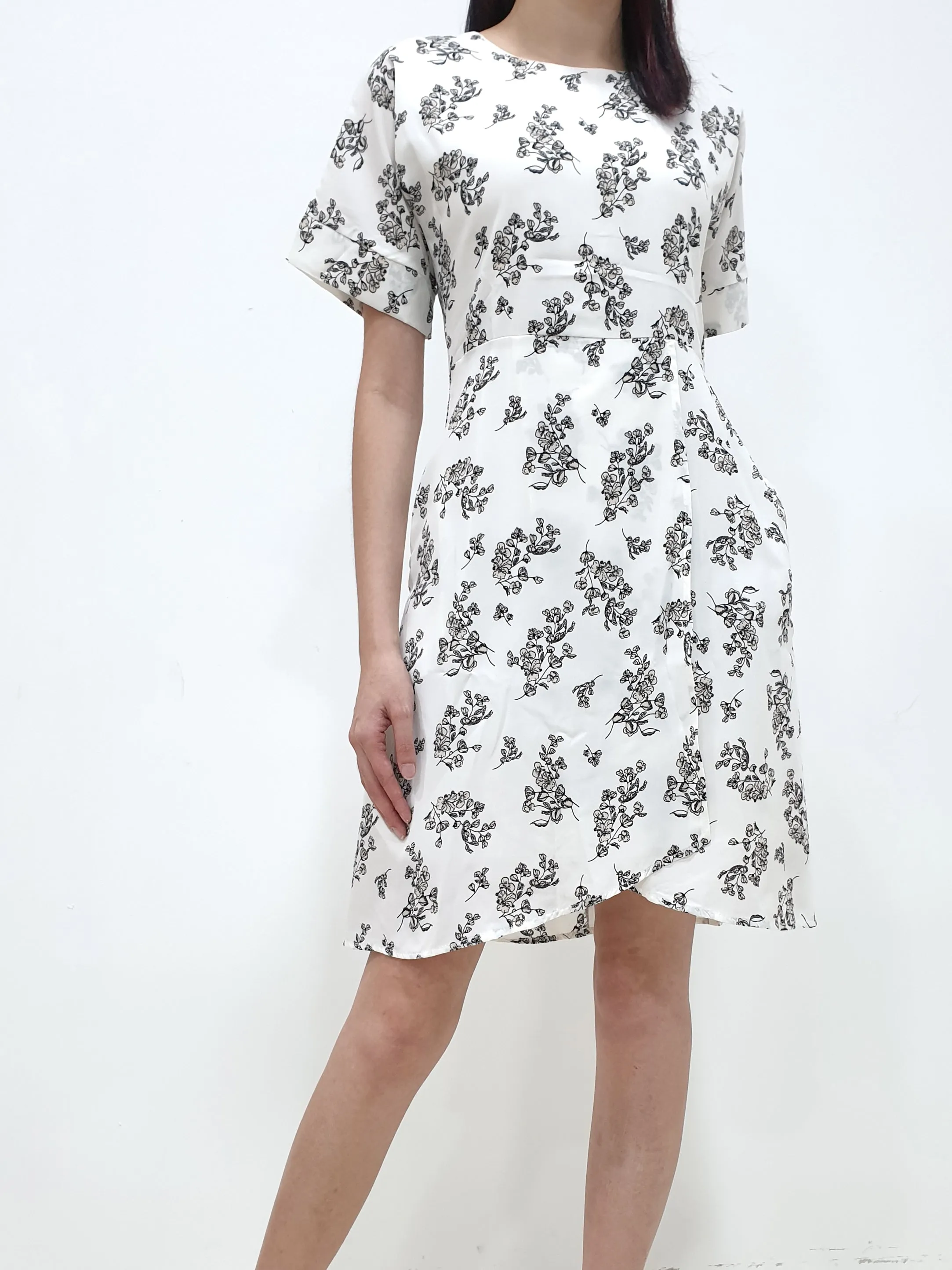 Floral Sleeved Dress (Non-returnable)