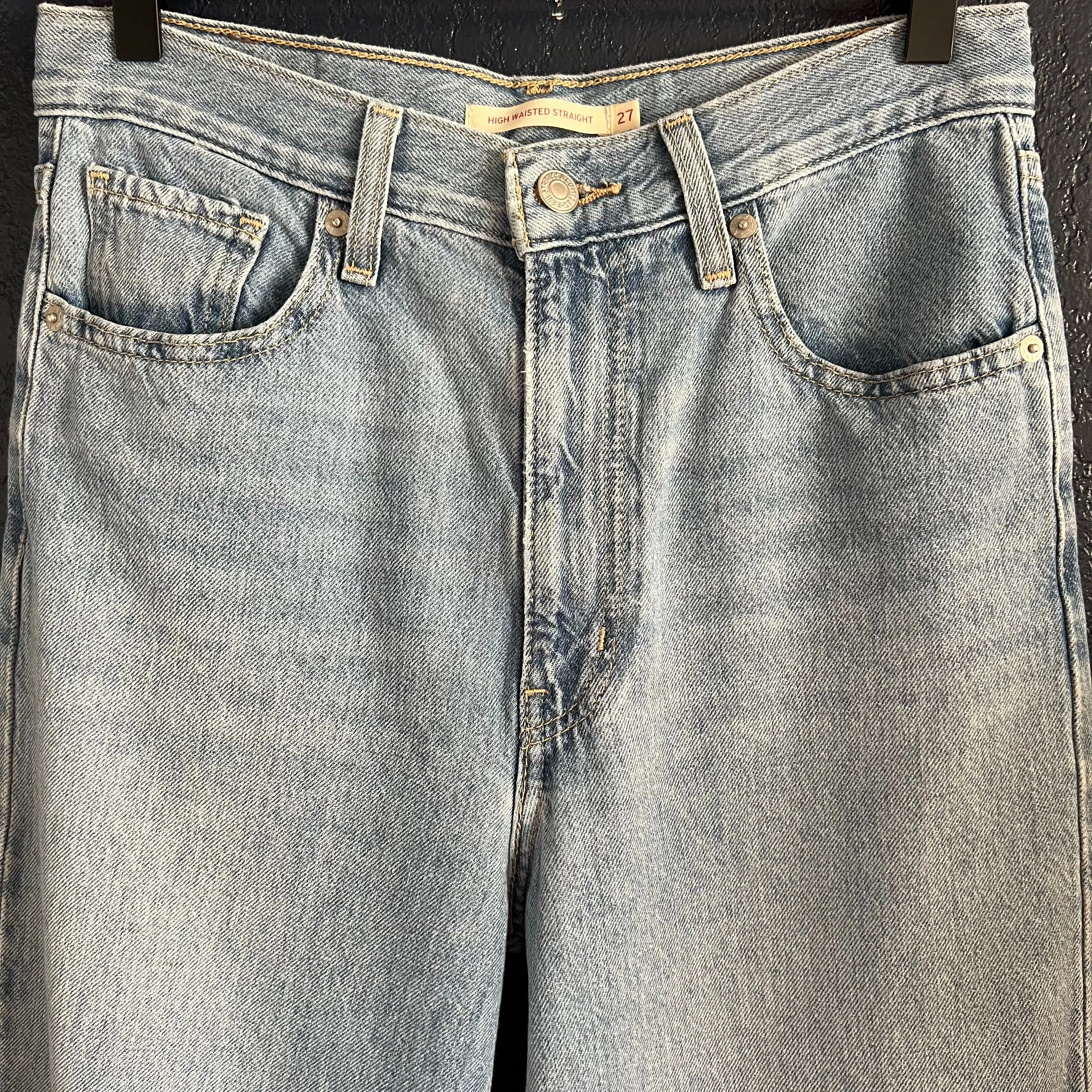 Levi’s High Waisted Straight Jeans