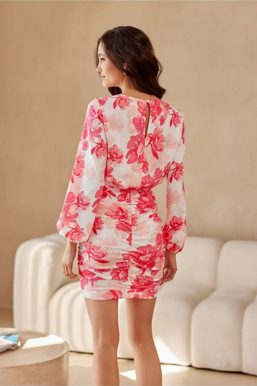 Long puffy sleeves short daydress