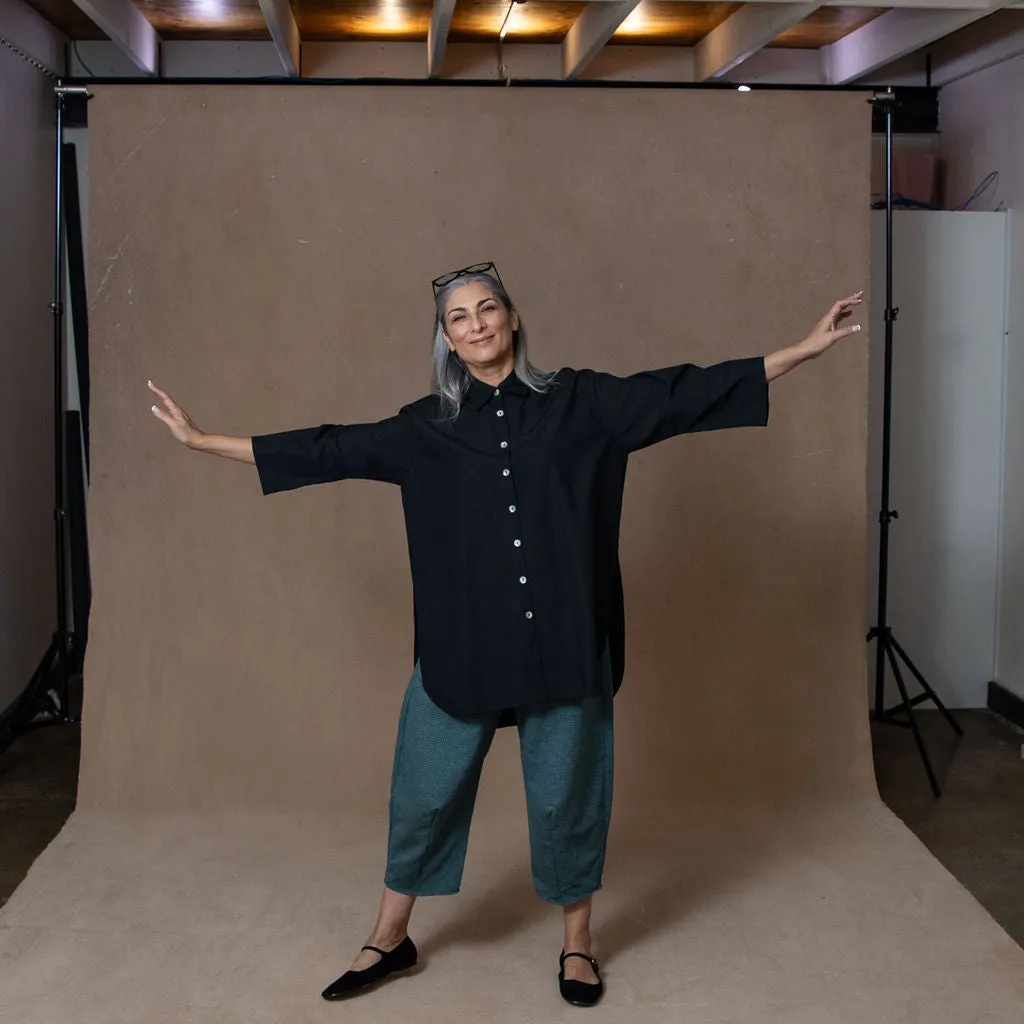 Monat Black Cotton Oversized Shirt