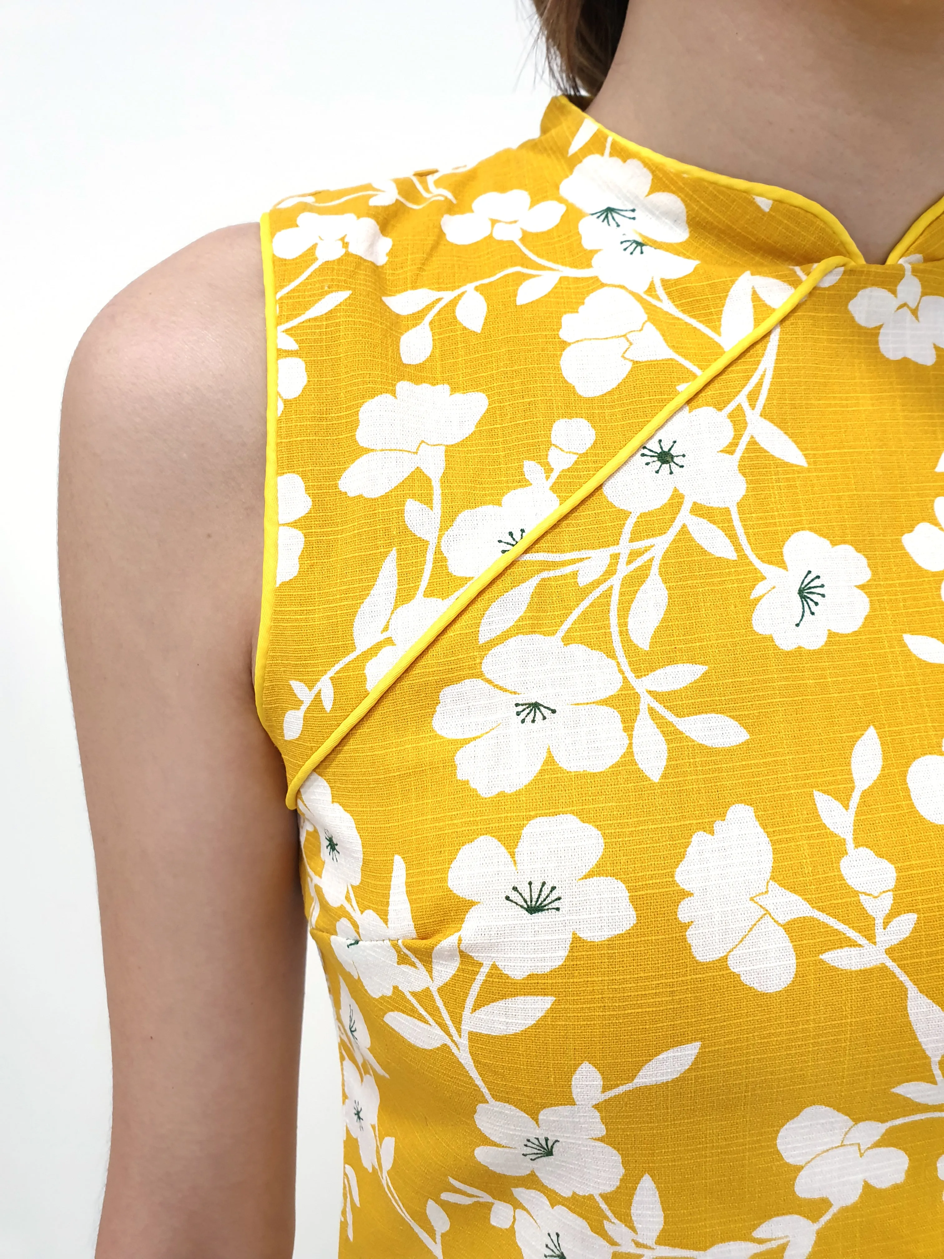 Phoebe Floral Cheongsam Dress - Yellow (Non-returnable)