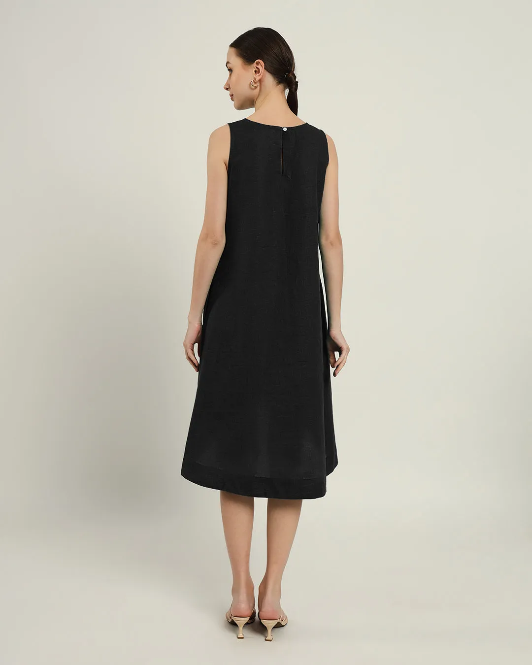 The Odesa Daisy Noir Linen Dress